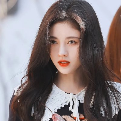 美人无泪